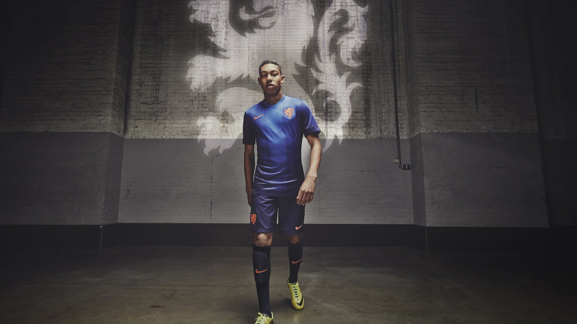 西班牙训练细节曝光，技战术高度执行，西班牙战术图解